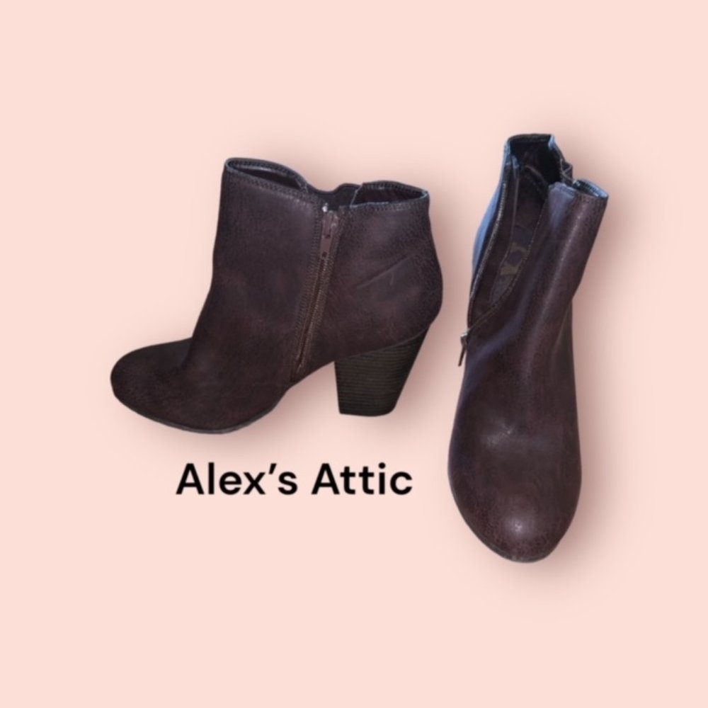 Fergalicious Women's  Boots Size 10 US pre- owned